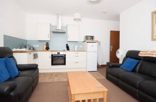 Dinas Dinlle Cabin | 2 bedroom accommodation in Caernarfon