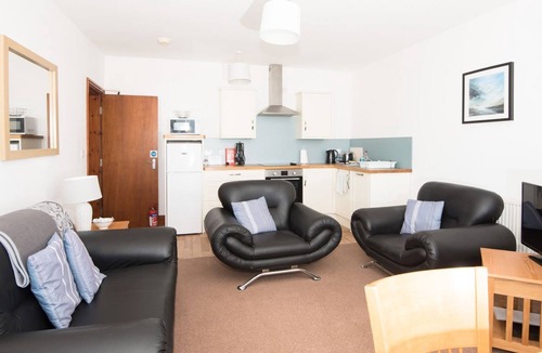 Dinas Dinlle Cabin | 2 bedroom accommodation in Caernarfon