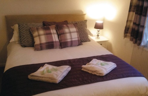 Little Weighton Cabin | 2 bedroom accommodation in Little Weighton, Nr Beverley