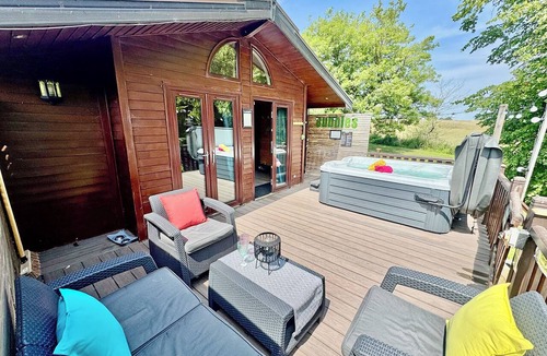 Raywell Ski Chalet | 2 bedroom accommodation in Raywell, Beverley