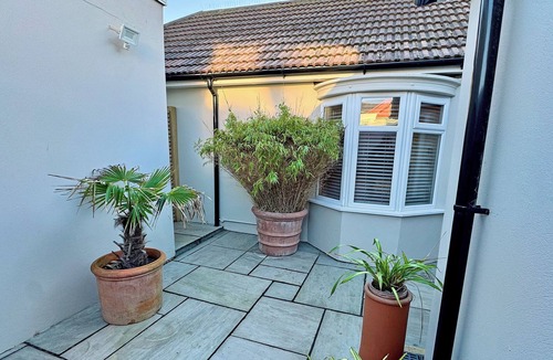 Peacehaven Cottage | 2 bedroom accommodation in Peacehaven