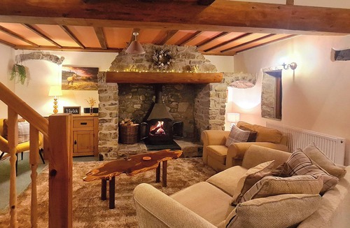 Porthyrhyd Cottage | 2 bedroom accommodation in Pontyberem, Carmarthenshire