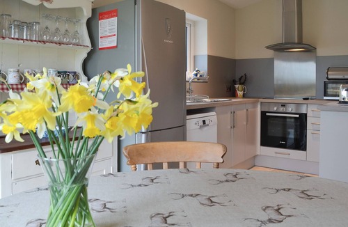 Caernarfon Cottage | 2 bedroom accommodation in Pontllyfni, near Caernarfon