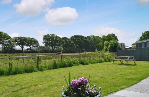 Caernarfon Cottage | 2 bedroom accommodation in Pontllyfni, near Caernarfon