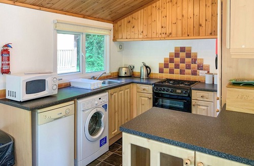Chilworth Ski Chalet | 2 bedroom accommodation in Albury, Guildford