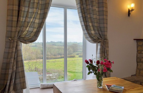 Axbridge Cottage | 2 bedroom accommodation in Weare, near Axbridge