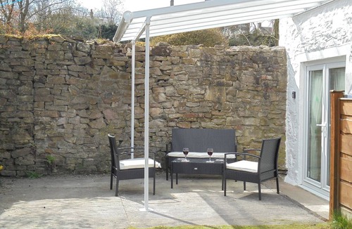 Furness Vale Cottage | 2 bedroom accommodation in Furness Vale, near Whaley Bridge