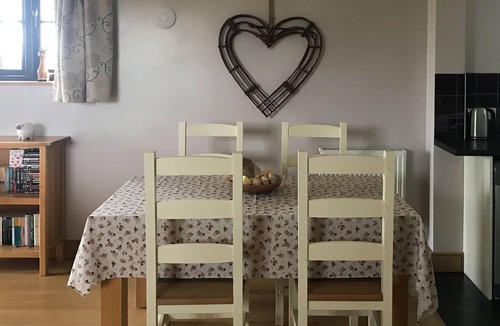 Axbridge Cottage | 2 bedroom accommodation in Chapel Allerton, near Cheddar