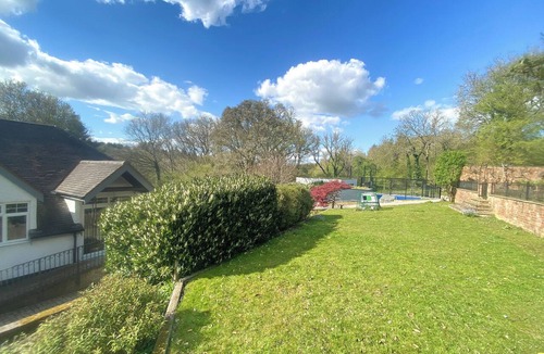Chesham Apartment | 2 bedroom accommodation in The Vale, near Chesham