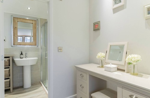 Honiton Ski Chalet | 2 bedroom accommodation in Honiton