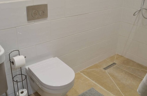 Whaddon Cottage | 2 bedroom accommodation in Keevil, near Trowbridge
