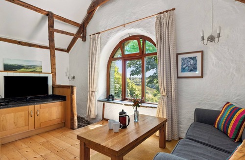 Whitland Cottage | 2 bedroom accommodation in Llanglydwen, near Narberth