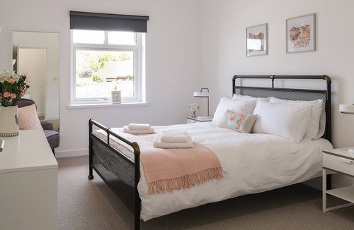 Amlwch Cottage | 2 bedroom accommodation in Llaneilian, near Amlwch