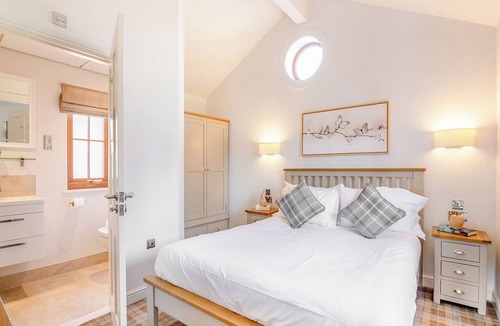 Arnold Ski Chalet | 2 bedroom accommodation in Skirlaugh, Nr Hull