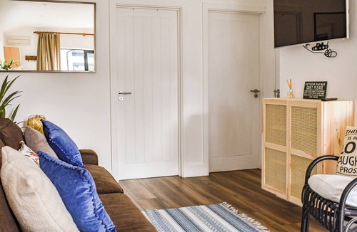 Epsom Cottage | 2 bedroom accommodation in Epsom