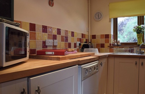 Malvern Cottage | 2 bedroom accommodation in Welland, near Malvern
