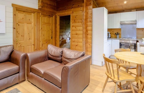 Edwinstowe Cabin | 2 bedroom accommodation in Sherwood Forest, Rufford