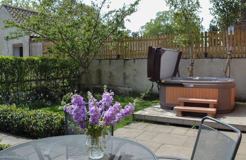 Selby Cottage | 2 bedroom accommodation in Brayton, Selby