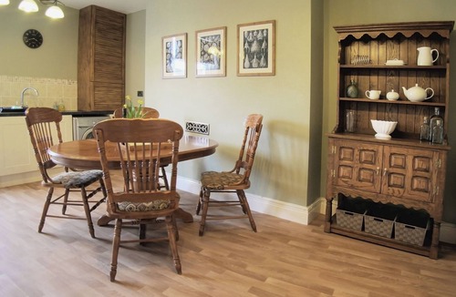 West Cliff Cottage | 2 bedroom accommodation in Whitby