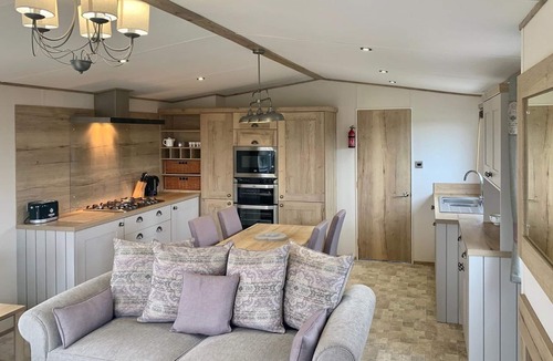 Tunstall Cabin | 2 bedroom accommodation in Tunstall, Nr Hull