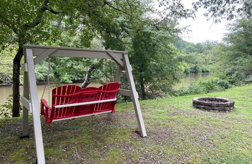 Franklin Cabin | 2 bedroom Amazing River front Cabin in Franklin NC