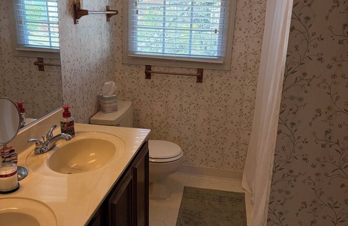Summerville House | 2-bedroom house in Summerville neighborhood only 2.1 mi to Augusta National.