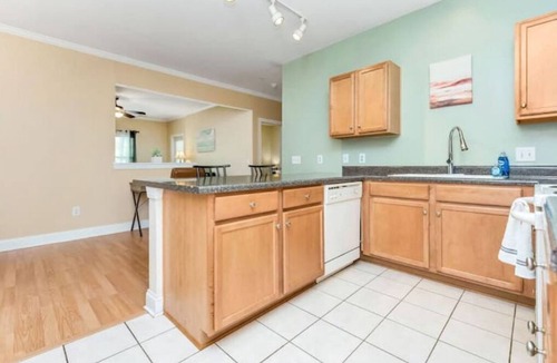 Cornelius Condo | 2 Bedroom Lake Norman Condo POOL