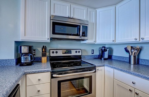 Sneads Ferry Condo | 2 Bedroom Oceanfront Bedroom - Sea of Dreams