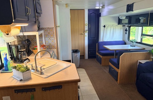 Decaturville House | 2-bedroom waterfront camper in welcoming Decaturville with AC for relaxing stays