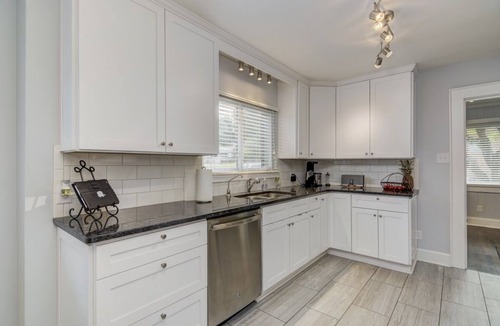 Hickory House | 2 Bedrooms 1 Bath home located in a very nice and quiet neighborhood