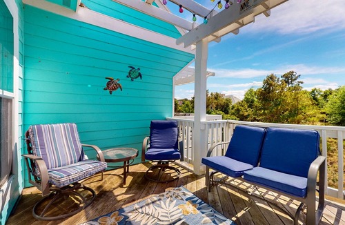 Bermuda Bay Condo | 2 BR Condo with shared pool and central air