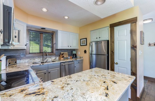 Blowing Rock Condo | 2 BR in Chetola Resort w/all resort amenities, walk to Main St Blowing Rock