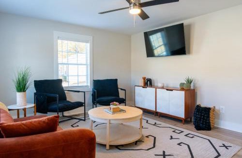 Durham House | 2 BR w/King Bed Near Duke Campus & Hospital