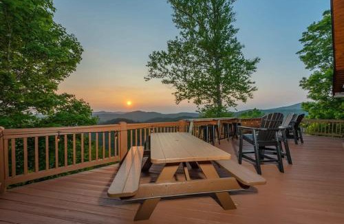 Wolf Laurel House | 2 Cabins ~ Sleeps 22 ~ 100 Feet Apart ~ Ski in out