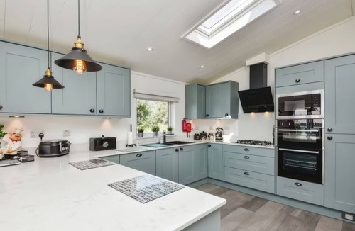 South Lakeland Leisure Village Cabin | 2 Coniston View, Tewitfield
