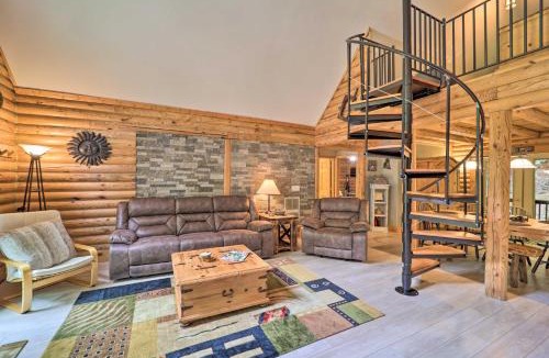 Charter Hills House | 2 Decks and Fire Pit Scenic Beech Mountain Retreat!