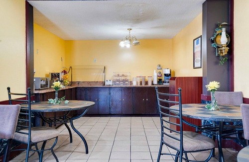 Cape Fear Apartment | 2 Full Bed | Non-Smoking