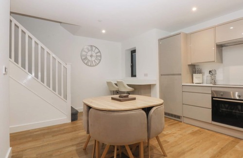 Cemaes Bay Cottage | 2 Harbour Lights