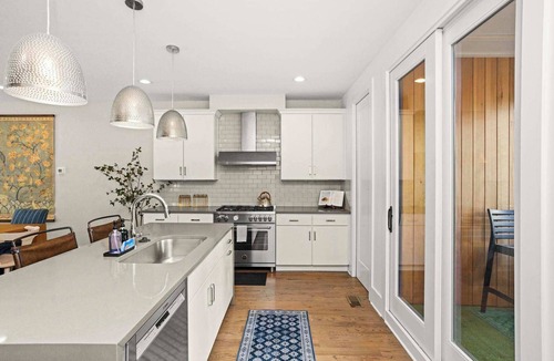 Eighth Avenue House | 2 Homes-Sleeps 24 | Downtown Great for Big Groups!