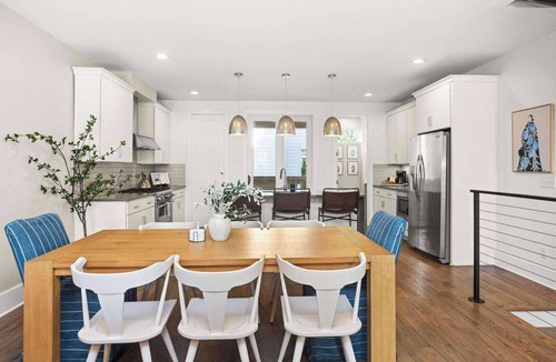 Eighth Avenue House | 2 Homes-Sleeps 24 | Downtown Great for Big Groups!