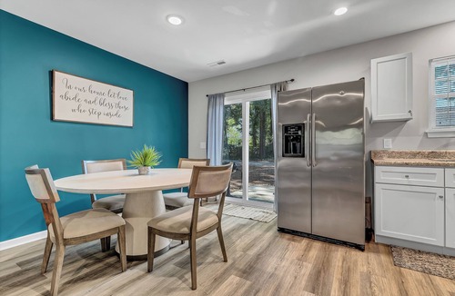 Wilmington House | 2 houses 1 mile to UNCW 4 miles to beach Grill Patio Pet friendly Parking