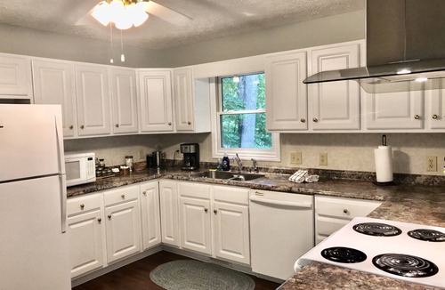 Lake Junaluska House | 2 houses in one/Great for multi family grps. King suite. Walk to Lake Junaluska