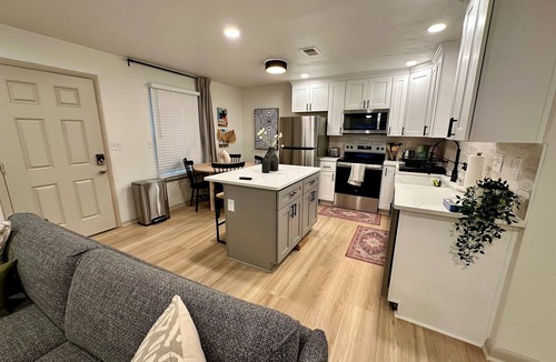 East Ocean View Apartment | 2 king beds -2nd floor walk 2 Beach u1