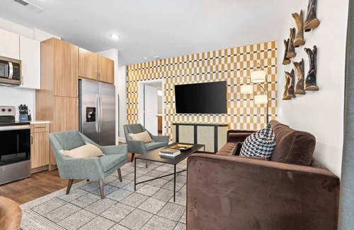 Eighth Avenue Apartment | 2 King Suites Walk to Broadway & Gulch