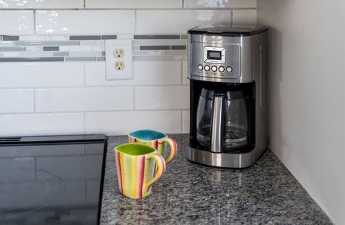McCutcheon Field House | 2 Kitchens, 2 Living Rooms, Sleeps 10