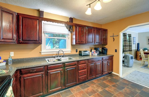 Sparta House | 2 Mi to Blue Ridge Pkwy! Mtn-View Sparta Retreat