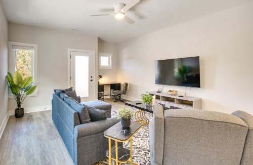 Durham House | 2 Mi to Duke University Townhome in Durham!