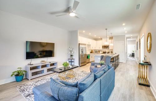 Durham House | 2 Mi to Duke University Townhome in Durham!
