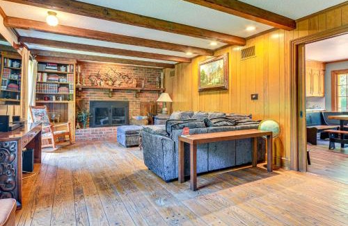 Thomasville House | 2 Mi to Main St Thomasville Family Home with Games