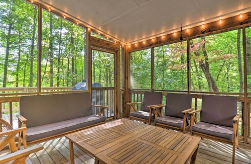 Sapphire House | 2 Mi to Sapphire Resort: Home w/Hot Tub & Games!
